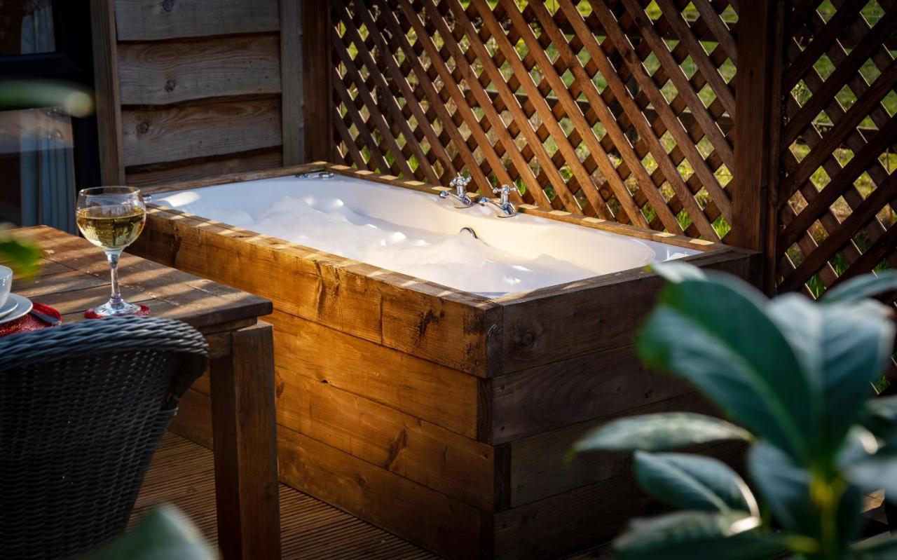 Montana Log Cabin - Ockeridge Rural Retreats Wichenford Ngoại thất bức ảnh